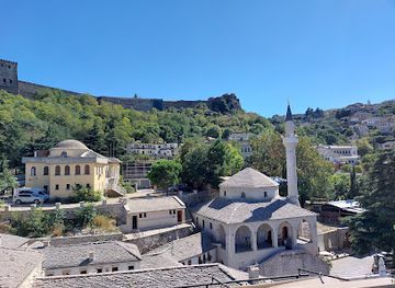 albania/gjirokaster/landmark/gjirokaster-obelisk