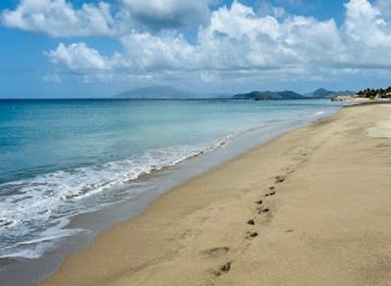 saint-kitts-and-nevis/nevis-peak/landmark/pinneys-beach