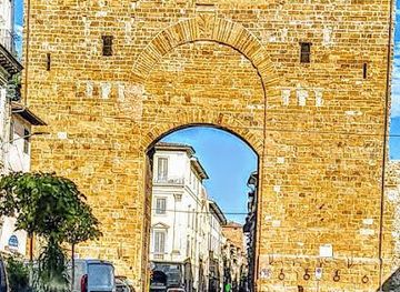 italy/san-gimignano/landmark/porta-di-san-frediano