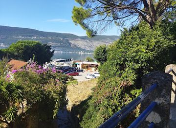 montenegro/herceg-novi/landmark/apartments-villa-kukoljac