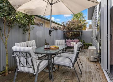 new-zealand/blenheim/landmark/two-tree-lodge