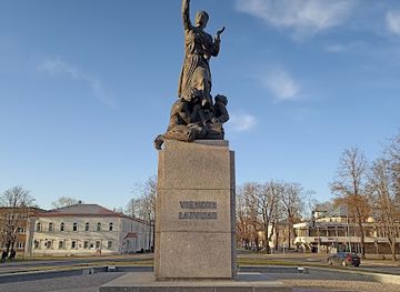 latvia/latgale-upland/landmark/vienoti-latvijai-piemineklis-latgales-atbrivotajiem