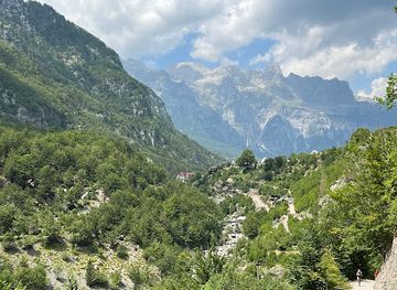 albania/mysia/landmark/waterfall-theth