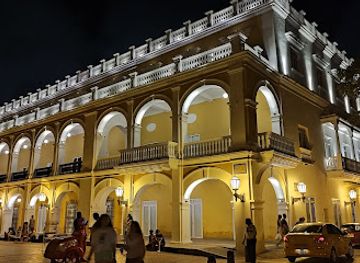 colombia/cartagena/landmark/plaza-de-bolivar