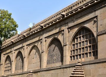 india/ahmedabad/landmark/sidi-saiyyed-mosque