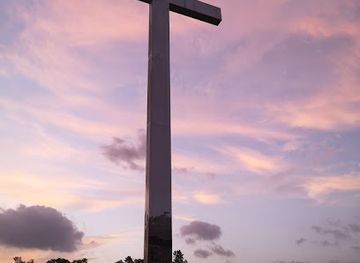honduras/santa-barbara-region/landmark/la-cruz-la-cruz-mas-grande-de-centro-america