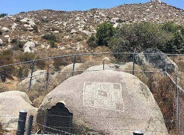 california/inland-empire/landmark/hemet-maze-stone