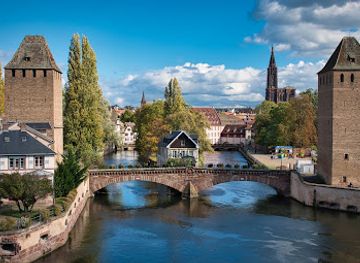 france/strasbourg/european-quarter/landmark/strasbourg-covered-bridges