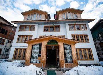 india/pahalgam/landmark/hotel-tourist-palace-pahalgam-3-star-hotel-in-pahalgam