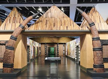 cameroon/grassfield-region/landmark/route-des-chefferies