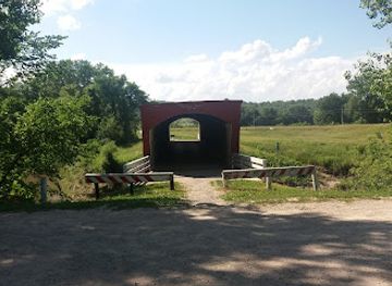 iowa/southeast-iowa/landmark/holliwell-covered-bridge
