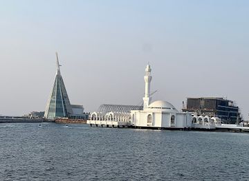 saudi-arabia/jeddah/al-rawdah/landmark/the-golden-eagle-statue