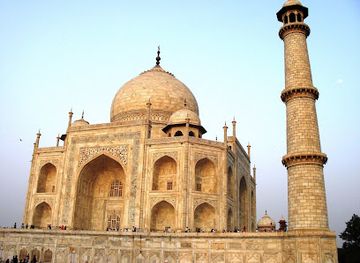 india/agra/sadar-bazaar/landmark/taj-mahal