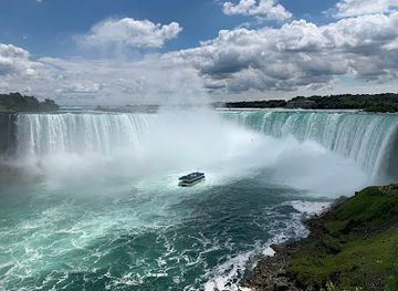 canada/niagara-falls/fallsview/landmark/horseshoe-falls-of-canada