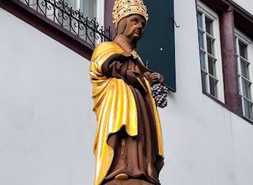 switzerland/basel/landmark/fountain-of-st-urban