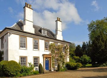 united-kingdom/gloucestershire/landmark/dr-jenner-s-house