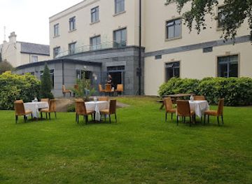 ireland/athlone/landmark/shamrock-lodge-hotel