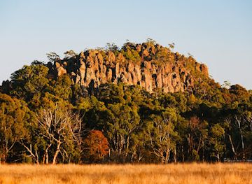 australia/western-district/landmark/hanging-rock