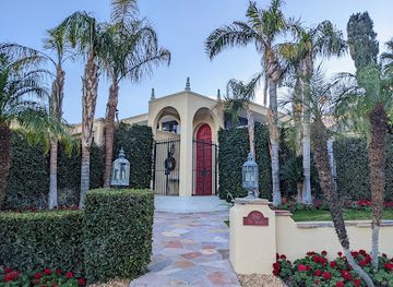california/palm-desert/landmark/the-arches