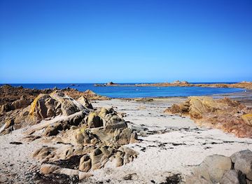 guernsey/vazon-bay/landmark/tower