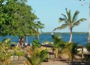 belize/stann-creek-district/landmark/champagne-island