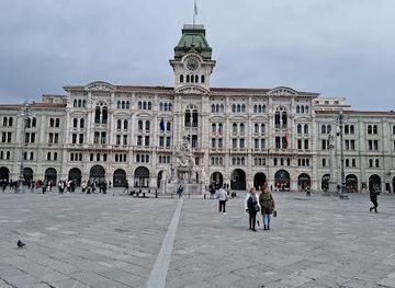 slovenia/sezana/landmark/palazzo-del-municipio-di-trieste