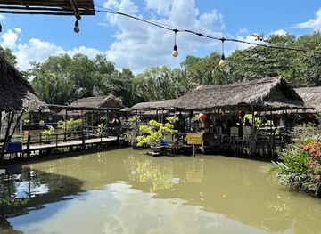 vietnam/central-highlands/landmark/the-original-vespa-adventures