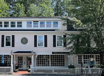 vermont/woodstock/landmark/chip-evans-paintings-formerly-gallery-on-the-green