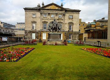 united-kingdom/edinburgh/new-town/landmark/earl-of-hopetoun-statue