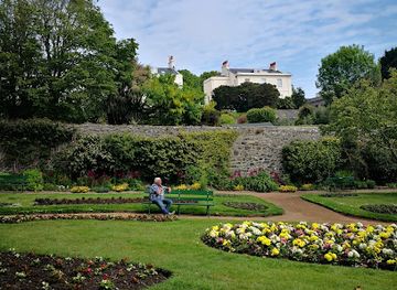 guernsey/grandes-rocques/landmark/la-societe-guernesiaise