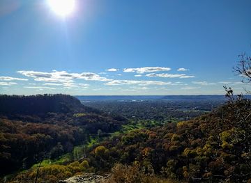 wisconsin/driftless-area/landmark/lower-hixon-trailhead