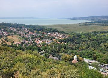 hungary/lake-balaton/landmark/szigliget