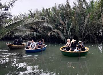 vietnam/hoi-an/landmark/trang-coconut-village-local-basket-boats