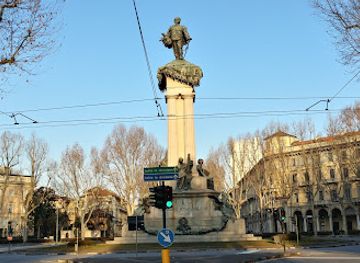 italy/turin/centro/landmark/monument-to-vittorio-emanuele-ii