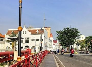 indonesia/surabaya/landmark/jembatan-merah-surabaya