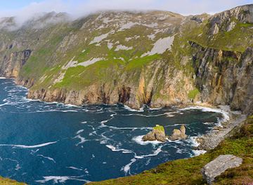 ireland/slieve-league-cliffs/landmark/slieve-league-cliffs-centre