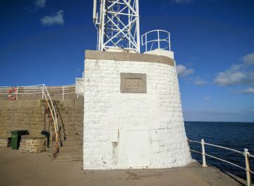 jersey/saint-john/landmark/st-catherine-s-breakwater