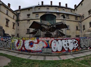 ukraine/lviv-region/landmark/monument-to-leopold-von-sacher-masoch