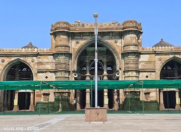 india/ahmedabad/landmark/ahmedshah-badshah-s-tomb-4-ahmed