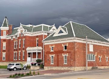 iowa/cedar-valley/landmark/a-t-averill-house