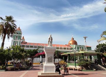 peru/piura/landmark/plaza-de-armas-de-catacaos