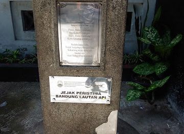 indonesia/bandung/landmark/stilasi-9-bandung-lautan-api