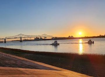 missouri/st-charles/landmark/mississippi-river