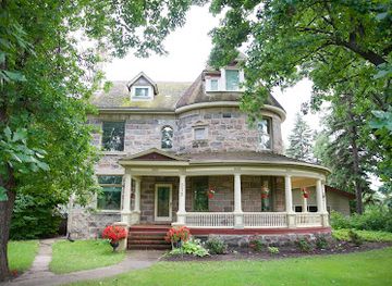 canada/interlake-region/landmark/bella-s-castle