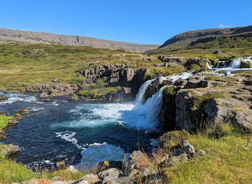 iceland/dynjandi-waterfall/landmark/dynjandi-bilastaoi