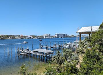 florida/destin-beach/landmark/banana-bart