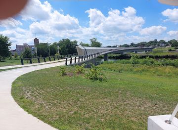 illinois/aurora/landmark/riveredge-park