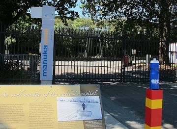 australia/canberra/manuka/landmark/canberra-tracks-manuka-oval