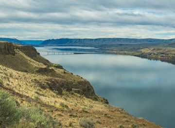 washington/columbia-river-gorge/landmark/scenic-overlook-of-the-columbia-river