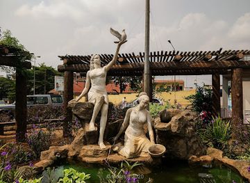 cameroon/lobe-waterfalls/landmark/independence-square